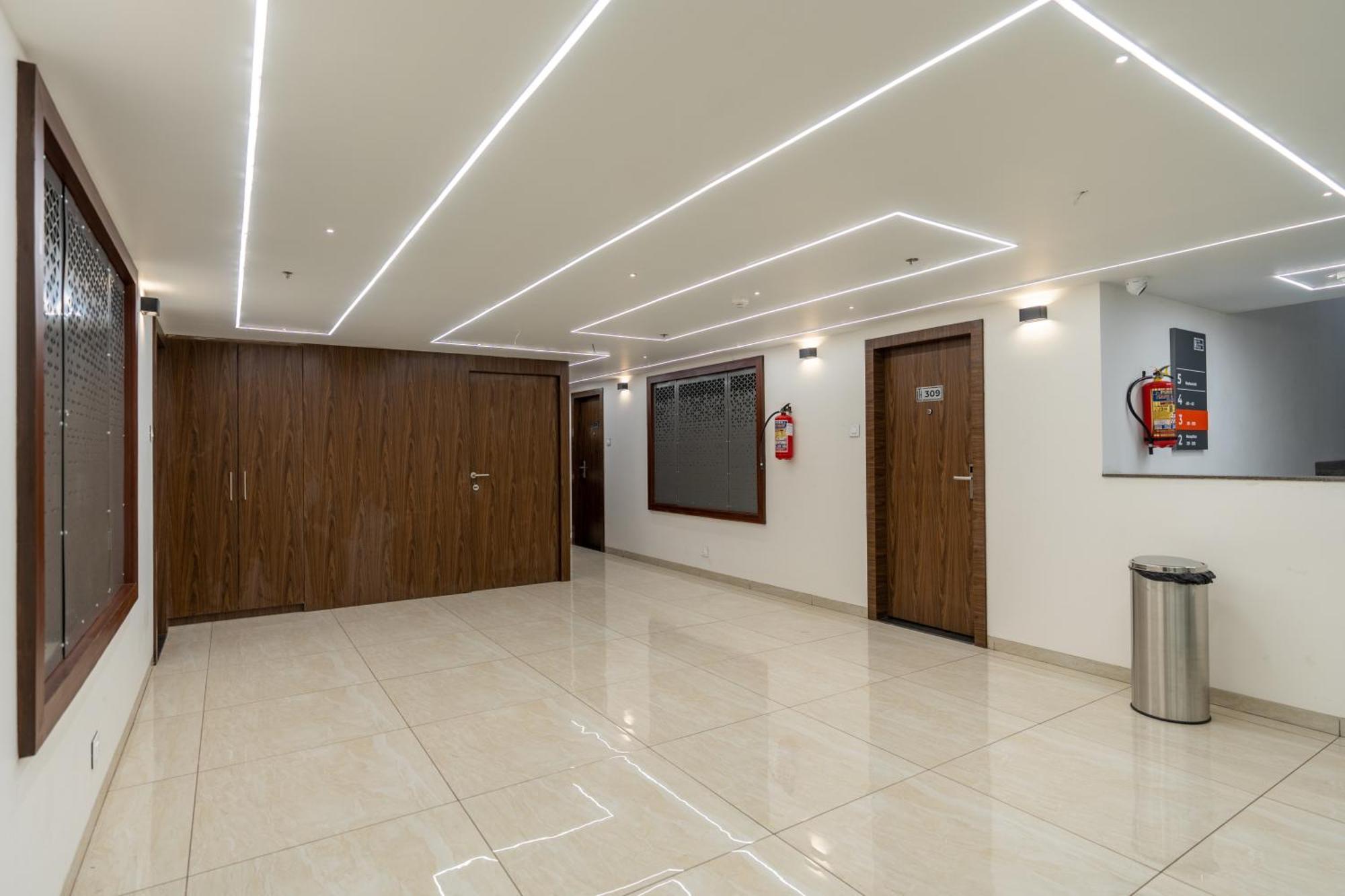 The Living Hub Business Hotel, Kolhapur Exterior foto