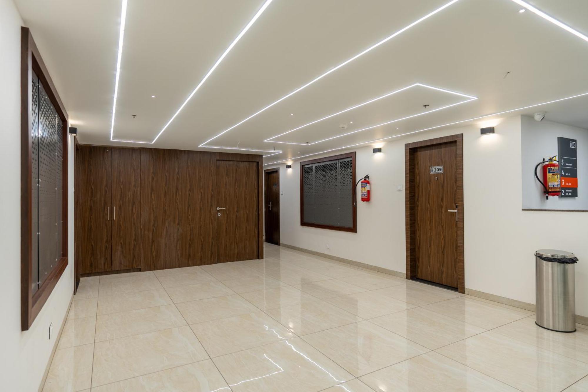 The Living Hub Business Hotel, Kolhapur Exterior foto