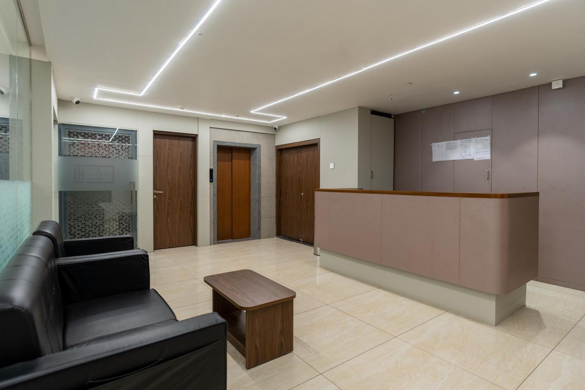 The Living Hub Business Hotel, Kolhapur Exterior foto